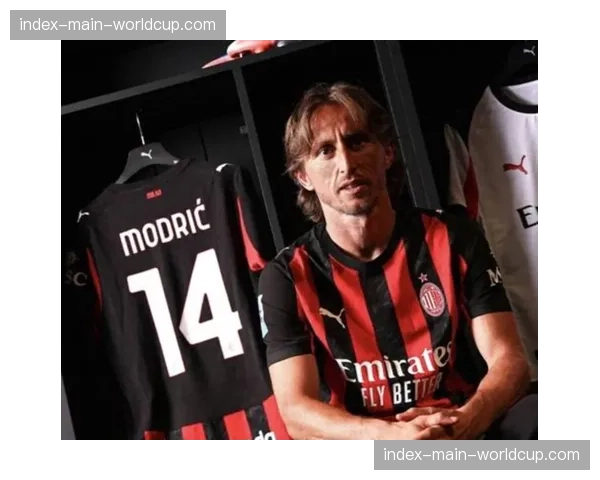 AC米兰2-2遭维罗纳补时绝平，领先优势缩水，防守专注度受质疑