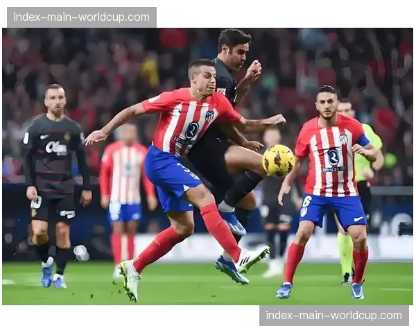 战术演进：解析西甲中下游球队普遍采用五后卫阵型的深层原因